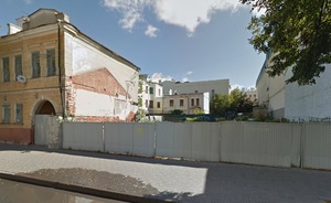 На слушаниях по строительству особняка на Лобачевского жильцы соседнего дома попросили вернуть проход