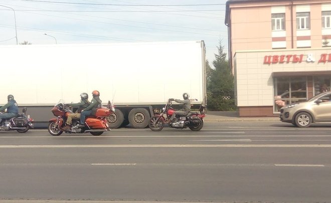 В Казани заметили огромную колонну байкеров на Горьковском шоссе