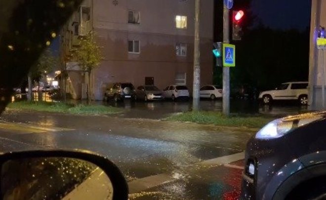 В Казани из-за ливня на улице Авангардной произошла авария — без воды осталось 64 многоквартирных дома