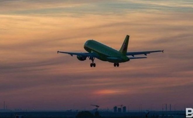 Из-за сильного ветра в Казани не смог приземлиться самолет из Екатеринбурга