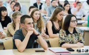 Главное о коронавирусе на 9 августа: экономия на ритуальных услугах, непривитых студентов переведут на удаленку