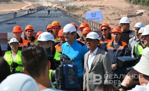 Раис Татарстана принял участие в церемонии замыкания стыковки моста на М-12