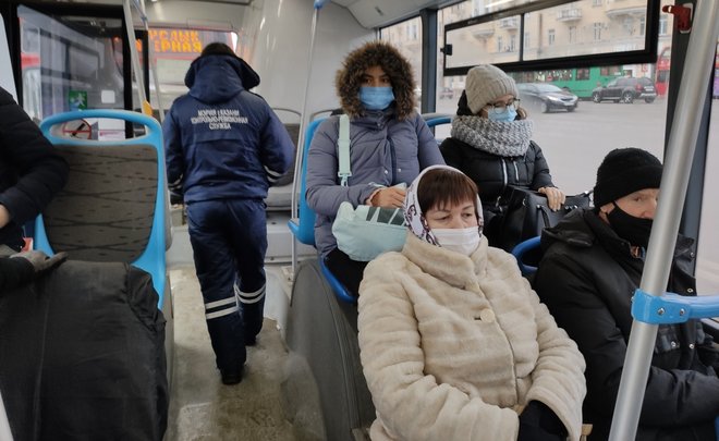 В первую рабочую неделю в общественном транспорте Казани выявили почти 2 тысячи нарушителей масочного режима