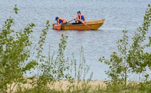 В Татарстане сотрудник полиции спас двух тонувших в пруду сестренок