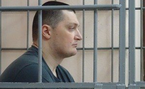 В Казани продлили арест обвиняемому в поджоге иномарки следователя