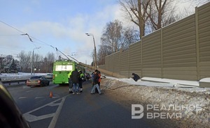 На крышу казанского троллейбуса упал столб