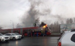 В Казани горел трамвай — видео
