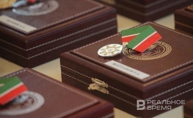 В Татарстане родителей 13 детей наградили медалью за заслуги в укреплении института семьи