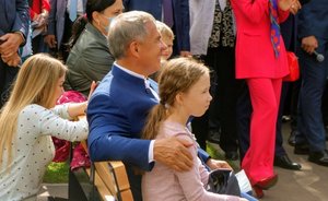 Минниханов и Хуснуллин осмотрели благоустройство одного из крупнейших дворов Казани