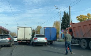 Очевидцы сообщили о перекрытии дороги на улице Ершова в Казани