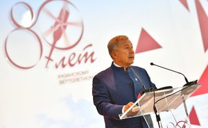 Президент Татарстана приехал на КВЗ и поздравил завод с 80-летием