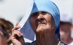 Год назад правительство РФ внесло в Госдуму законопроект о повышении пенсионного возраста