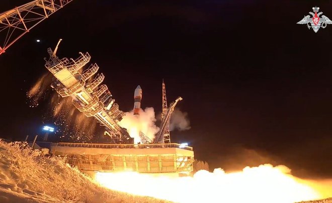 Запущенный с российского космодрома военный спутник успешно выведен на орбиту