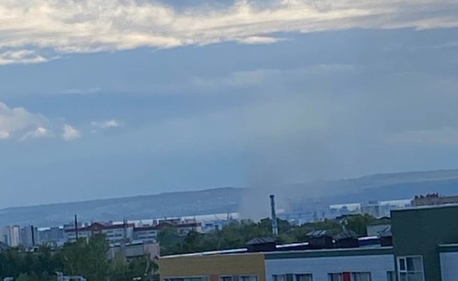 В Казани горит здание на территории «Нэфис Косметикс»