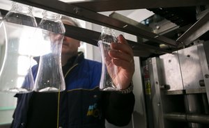 «Коммерсантъ»: производители молочки расторгают контракты с поставщиками ради снижения цен