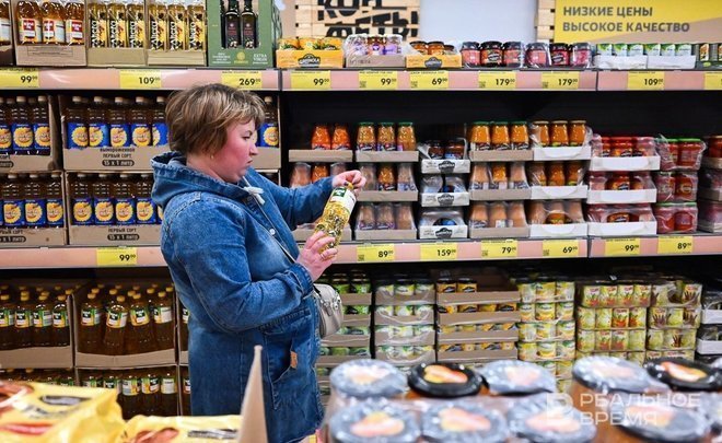 «Известия»: в Минпромторге России не поддержали идею указания цен за килограмм и литр