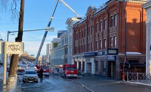 В казанском ГУМе после ликвидации пожара продолжают работать пожарные — фото