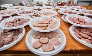 В Татарстане в конце ноября подешевели яблоки, маргарин и колбаса