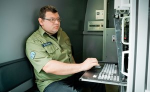 Журналисты приняли участие в отборах проб воздуха при интенсивном горении факела «Казаньоргсинтеза»