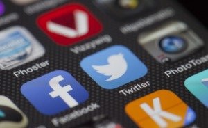 Facebook и Twitter предоставили Роскомнадзору сведения о локализации баз данных россиян