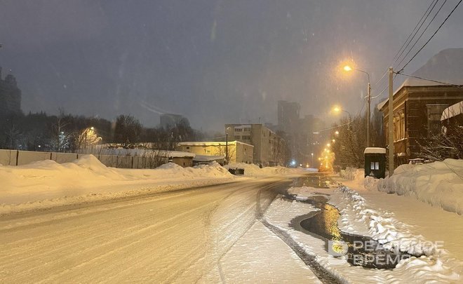 В Казани на ул. Подлужной произошел прорыв на коммунальных сетях