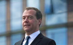Медведев предложил довести пособия на детей до прожиточного минимума