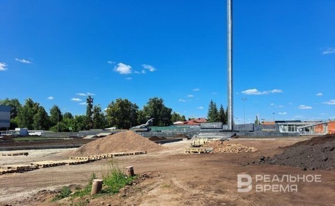 В казанском парке им.Горького завершают реконструкцию лестниц у монумента