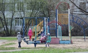 Без качелей, но с камерами видеонаблюдения: в Елабуге построят детскую площадку почти за 1,5 млн рублей