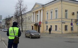 В Казани водителя Cadillac, устроившего гонки в центре города, арестовали на семь суток