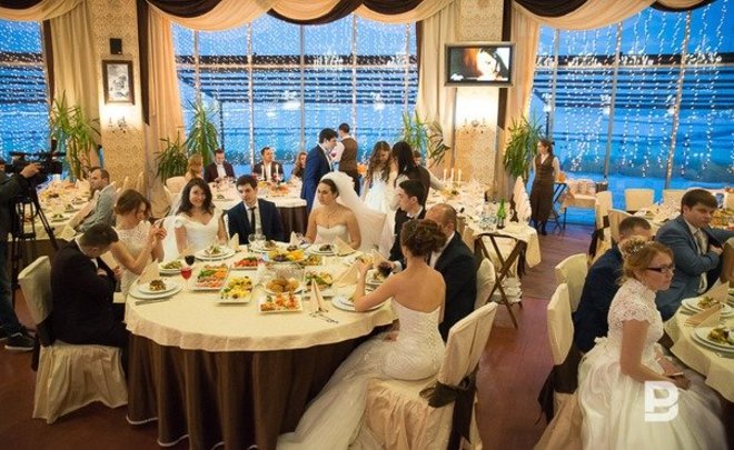 Сегодня в загсах Казани расписались 87 пар — они выбрали зеркальную дату 22.02.2022