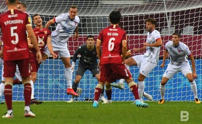 Полузащитник Хван Ин Бом приостановил контракт с «Рубином»