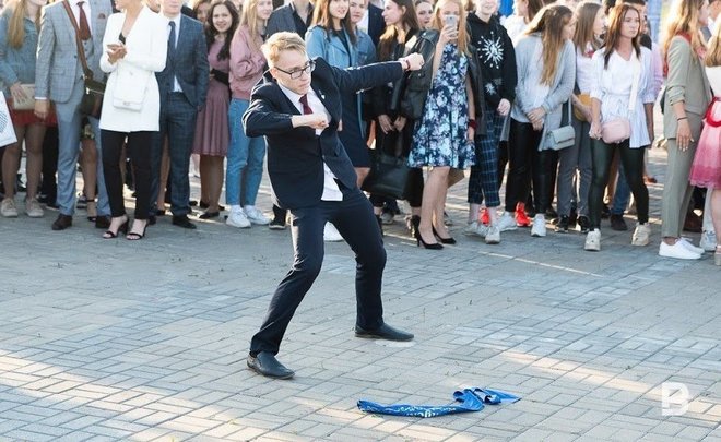 В Минпросвещения допустили, что школьные выпускные состоятся