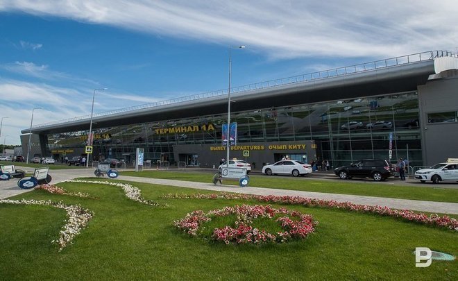 Кабмин внес в Госдуму законопроект, разрешающий временно продавать алкоголь в аэропортах