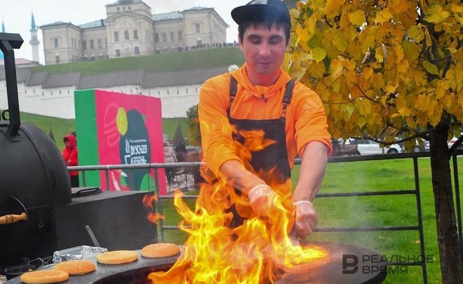 Гости «Вкусной Казани» съели 5 тысяч бургеров и выпили 700 литров чая