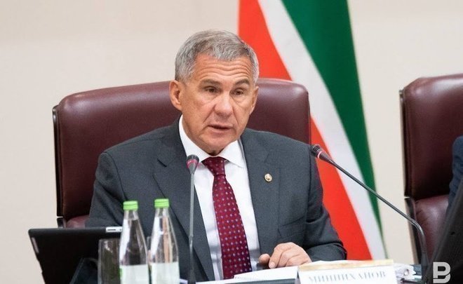 Минниханов присвоил почетные звания и медали «100 лет образования ТАССР»