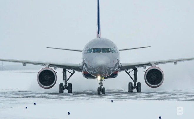 Аэропорт Внуково временно прекратил принимать и отправлять самолеты