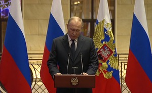 «Мы все с вами пойдем до конца»: Владимир Путин обратился к героям России