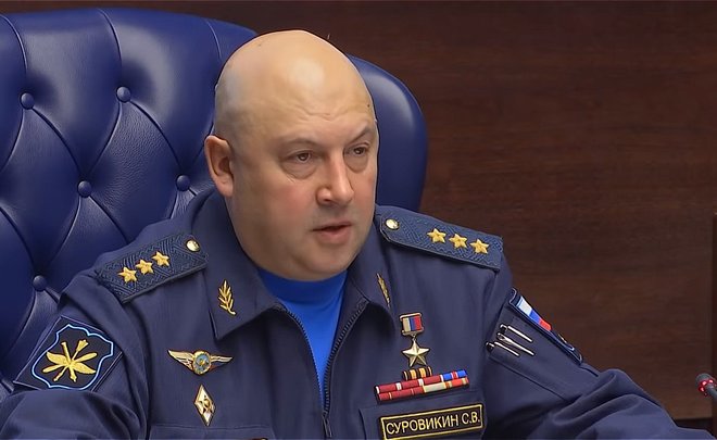 РБК: Сергея Суровикина сняли с должности главкома ВКС