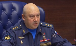РБК: Сергея Суровикина сняли с должности главкома ВКС