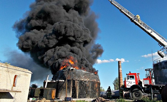 В Татарстане произошел пожар на мазутохранилище