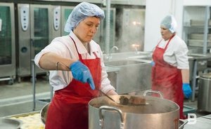 В Казани не будут повышать плату за школьное питание в новом учебном году