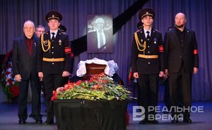 В Казани прощаются с советником министра внутренних дел по Татарстану Николаем Козарем — фото, видео