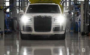 Президентов Казахстана и Узбекистана прокатили на автомобиле Aurus