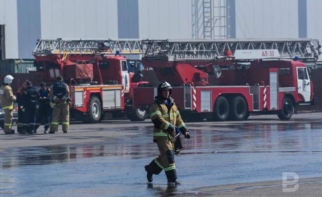 В Самарской области на Волге загорелся сухогруз