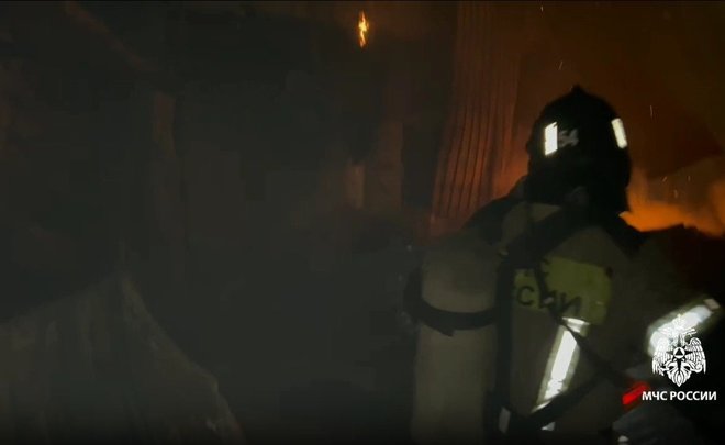 В Тукаевском районе Татарстана потушили крупный пожар на площади 290 кв. метров