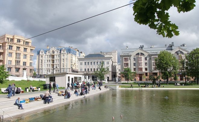 В казанском парке «Черное озеро» начали осушать водоем для будущего катка