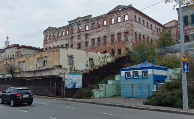 В Татарстане прокуратура обязала собственников гостиницы Дворянского собрания принять меры по ее восстановлению