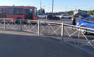 В Казани на улице Николая Ершова произошло ДТП с участием автобуса и автомобиля