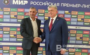 Мэр Челнов стал крестным отцом для 37 детей военнослужащих