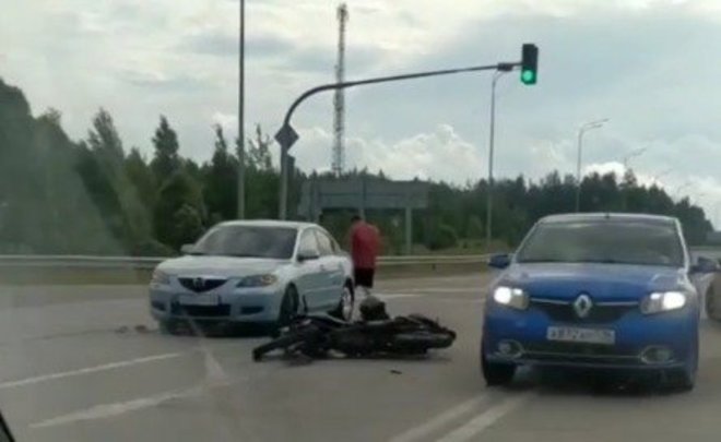 Под Казанью столкнулись иномарка и мотоцикл